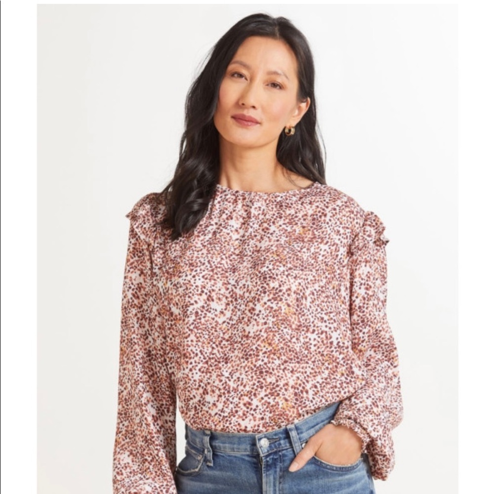 NWOT Evereve Roan and Ryan Riley Ruffle Shoulder Blouse Size XS